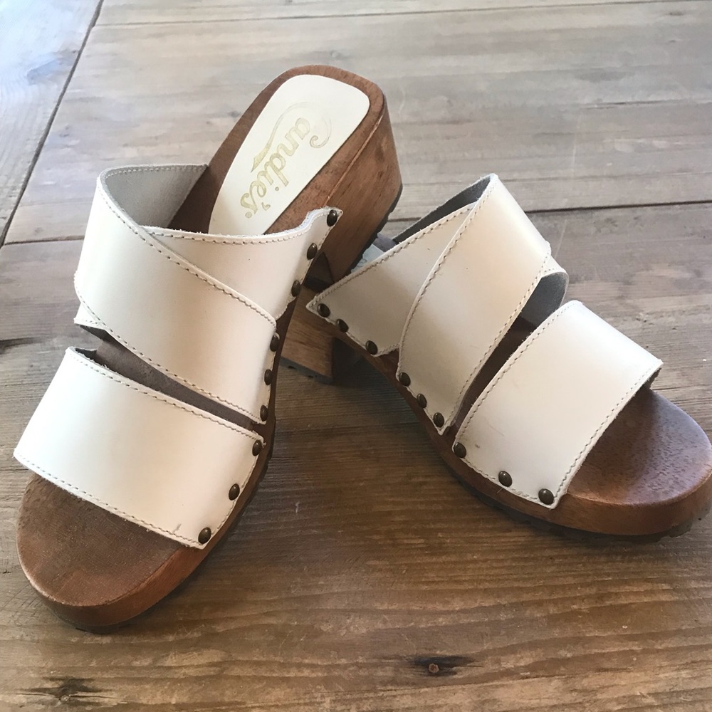 Candies white leather and wood summer clogs.